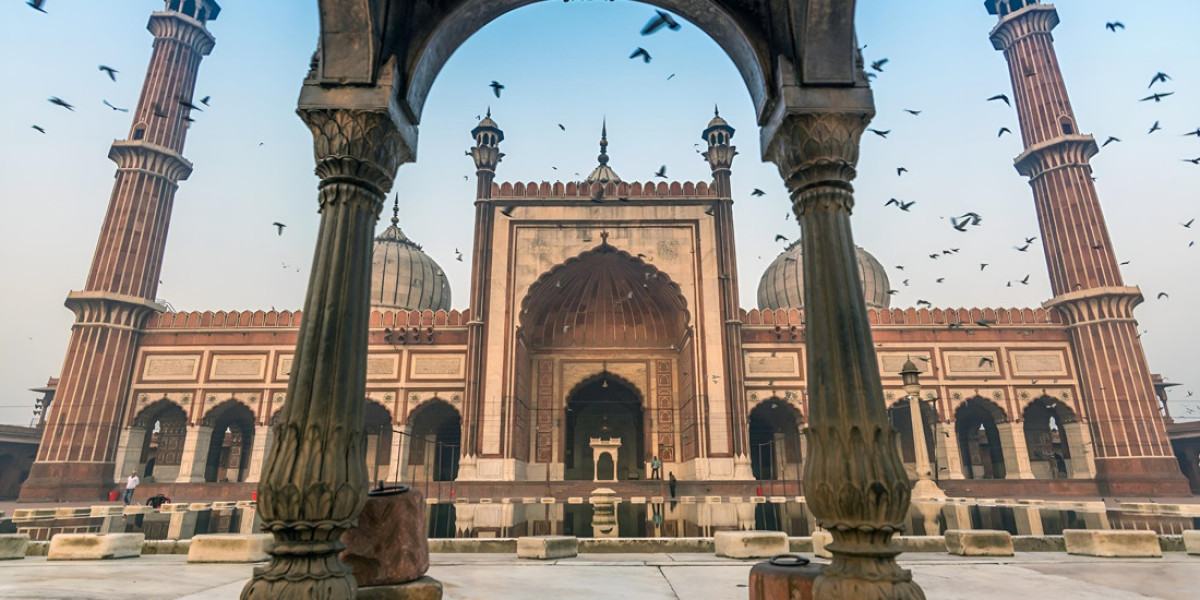 10 Historical Places to Visit in Delhi