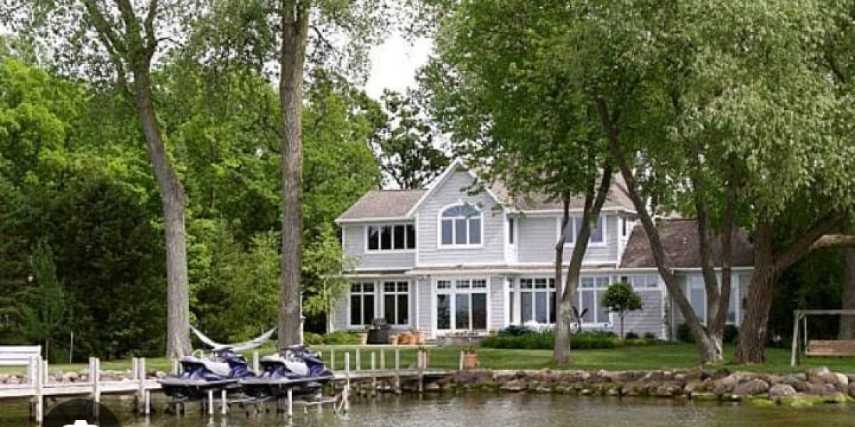 The Ultimate Guide to Buying a Waterfront House: Tips for a Smart Investment